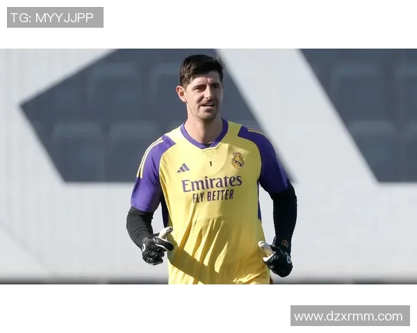 库尔图瓦：守护球门的传奇门将与他的辉煌职业生涯回顾