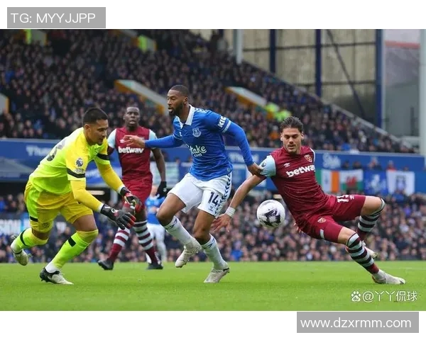 埃弗顿女足迎战西汉姆女足争夺英超联赛关键三分