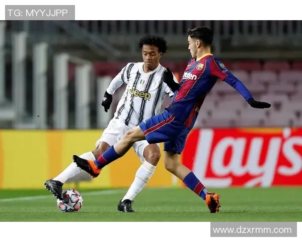 尤文图斯与巴萨激战红牌频出球场风云再起引发热议 尤文图斯与巴萨激战红牌频出球场风云再起引发热议