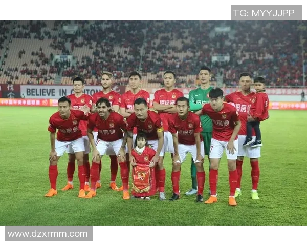 恒大与长春亚泰全场激战回顾球迷热情高涨精彩瞬间不容错过 恒大与长春亚泰全场激战回顾球迷热情高涨精彩瞬间不容错过