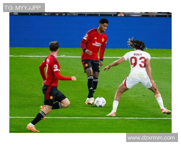 曼联主场迎战加拉塔萨雷决战欧冠小组赛激战正酣