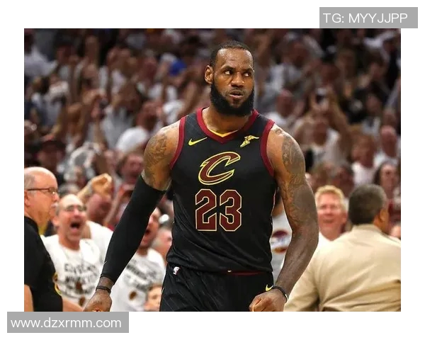 詹姆斯：篮球传奇背后的奋斗与荣耀之路探索