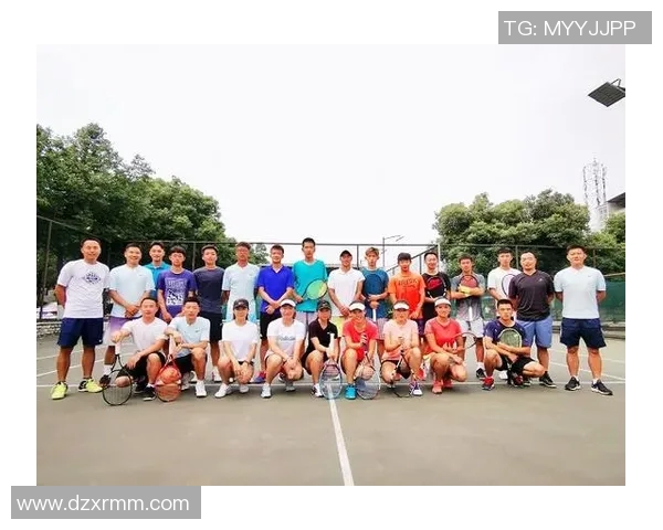 赛后分析：成都网球队与广州网球队的团队协作与战术对比探讨